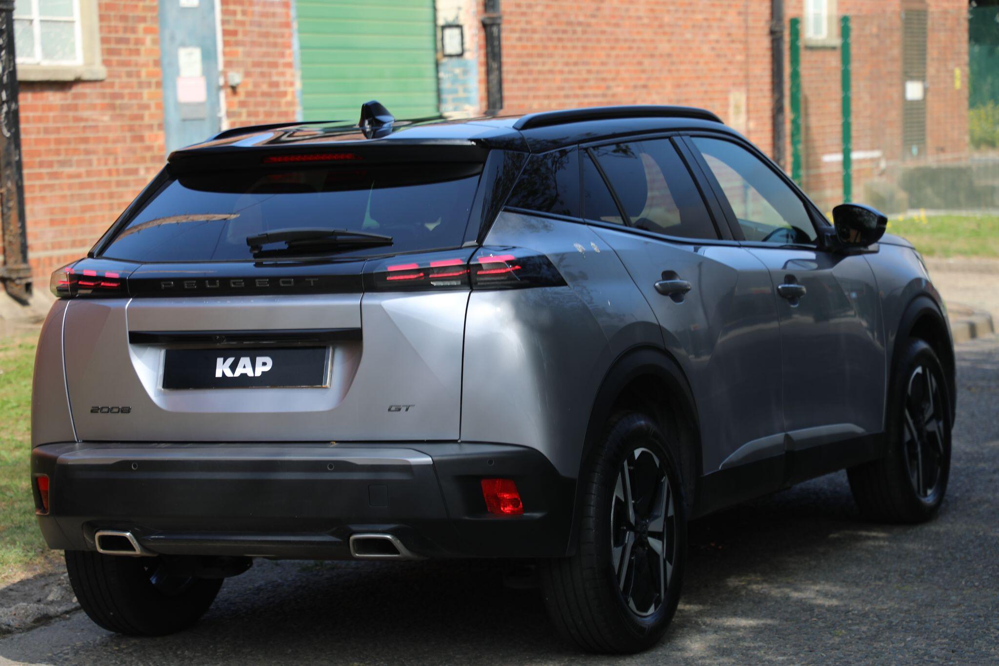 Large vehicle image